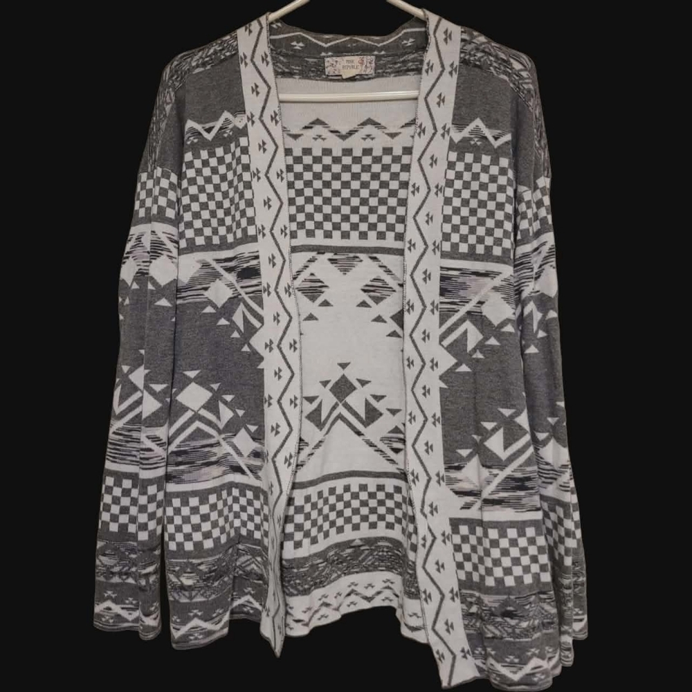 Pink Republic Womens Small Cardigan Shrug Gray White Aztec Open Front